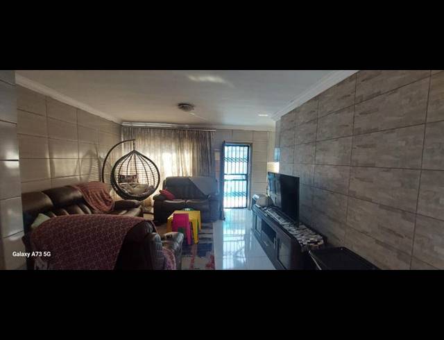 3 BEDROOM HOUSE FOR SALE IN CLARINA